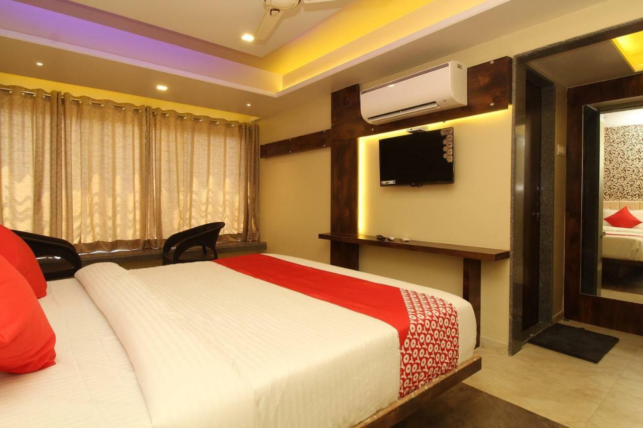 Oyo 37468 Nisha Lodging Hotell Solapur Exteriör bild