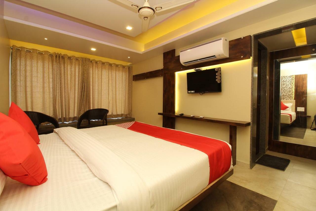 Oyo 37468 Nisha Lodging Hotell Solapur Exteriör bild